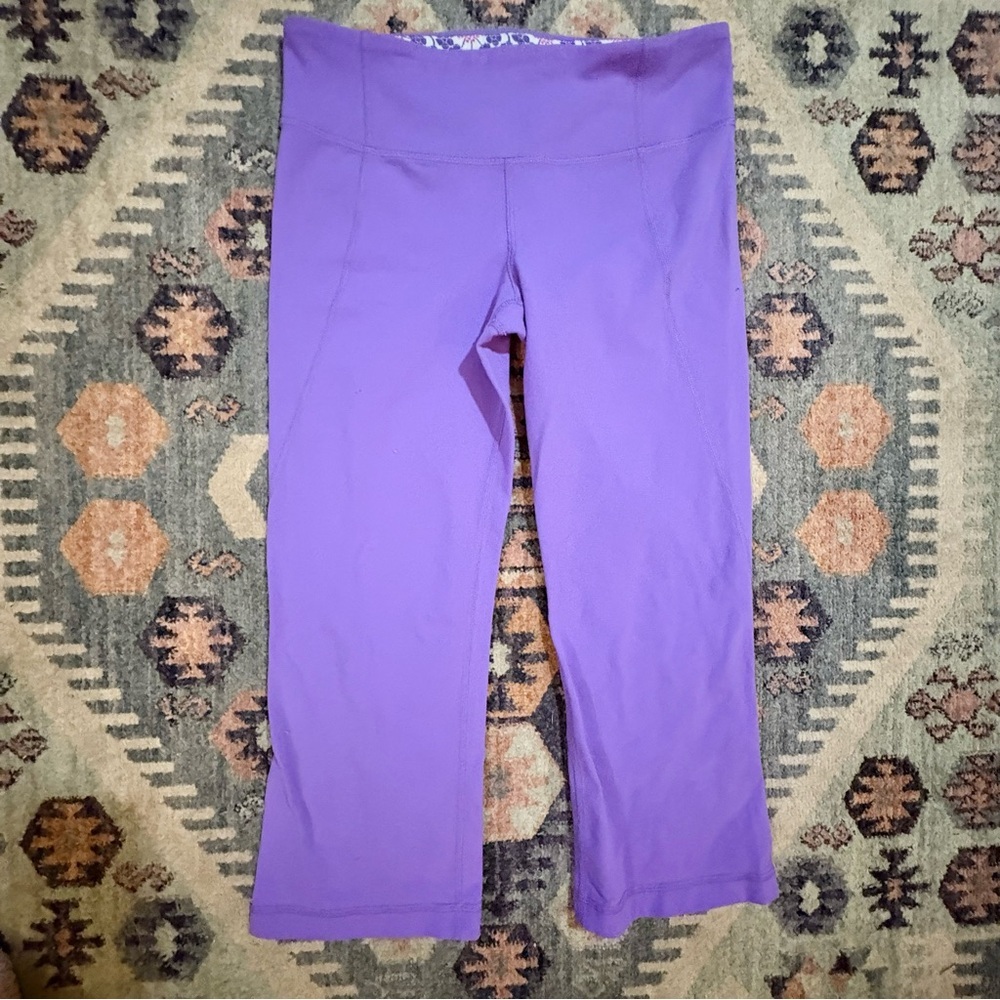 Lululemon Violet Athletic Cropped Leggings Boot Cut With Slit On Back Size 6